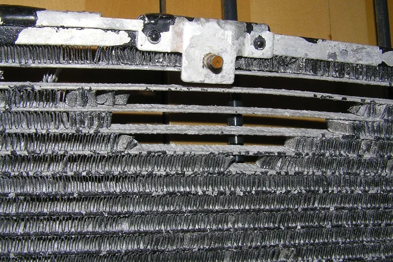 Katkine kliimaseadme kondensaator ehk radiaator 
